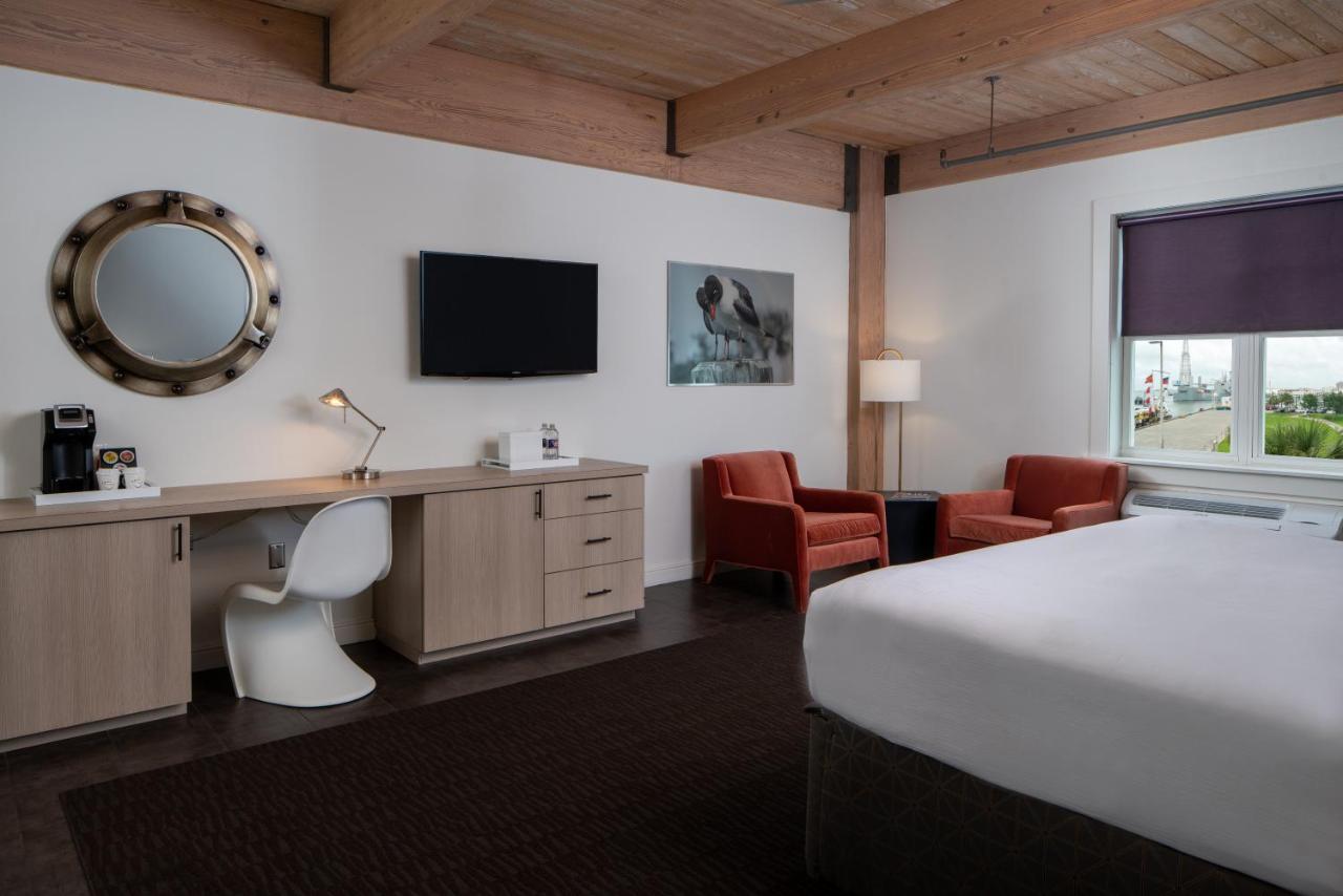 Harbor House Hotel and Marina at Pier 21 — photo 22