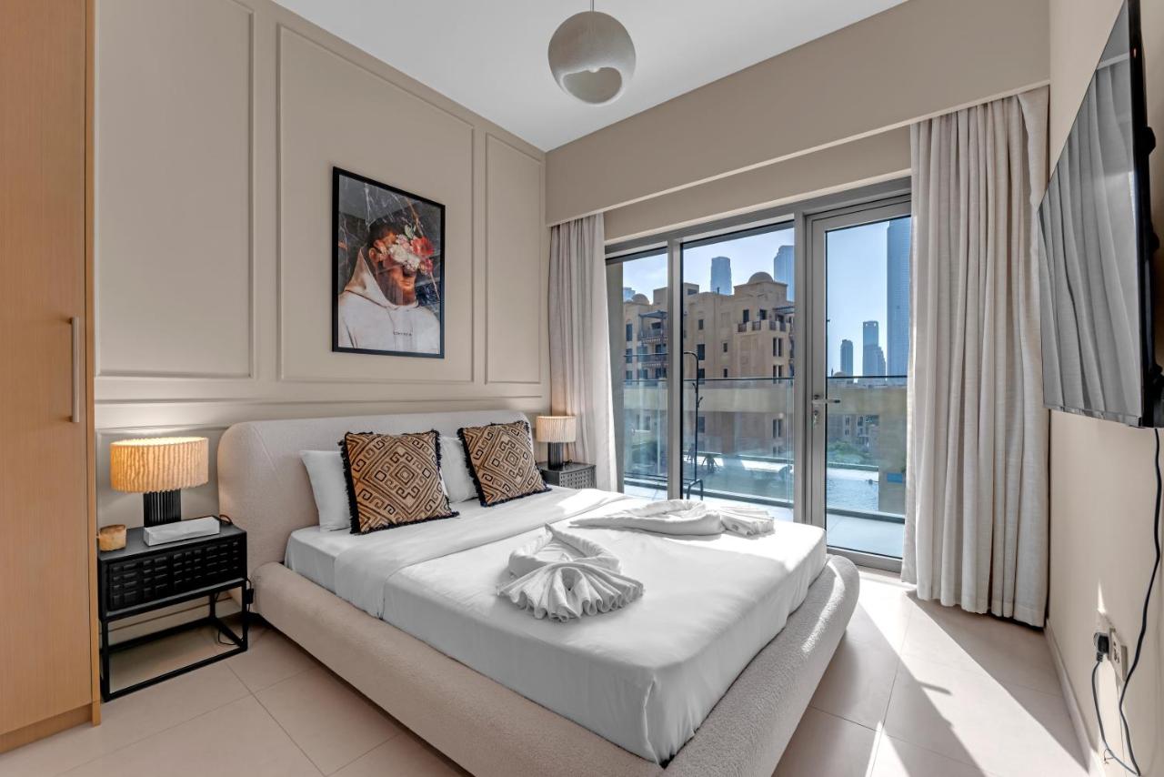 Luxury 2BR Downtown Burj View, Heart of Downtown - 2