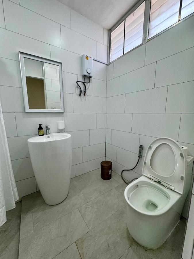 I LOVE BANGKOK - Thai Style Room near Skytrain Asok, T21, and EM District Malls - 2