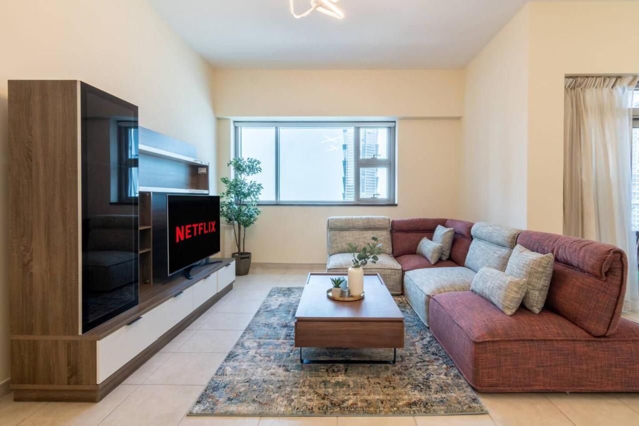 Scenic 2 Bedroom Apartment - Downtown Business Bay - 2