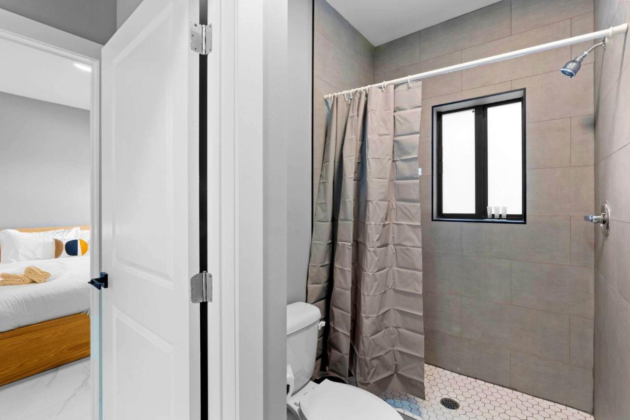 Urban Comfort - 20min to Beach & Airport - 3