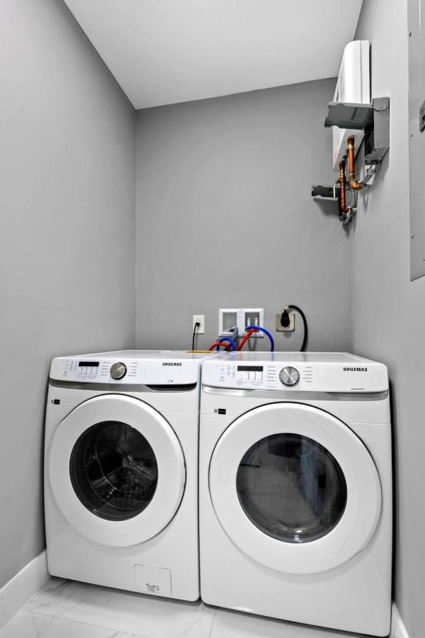 Urban Comfort - 20min to Beach & Airport - 5