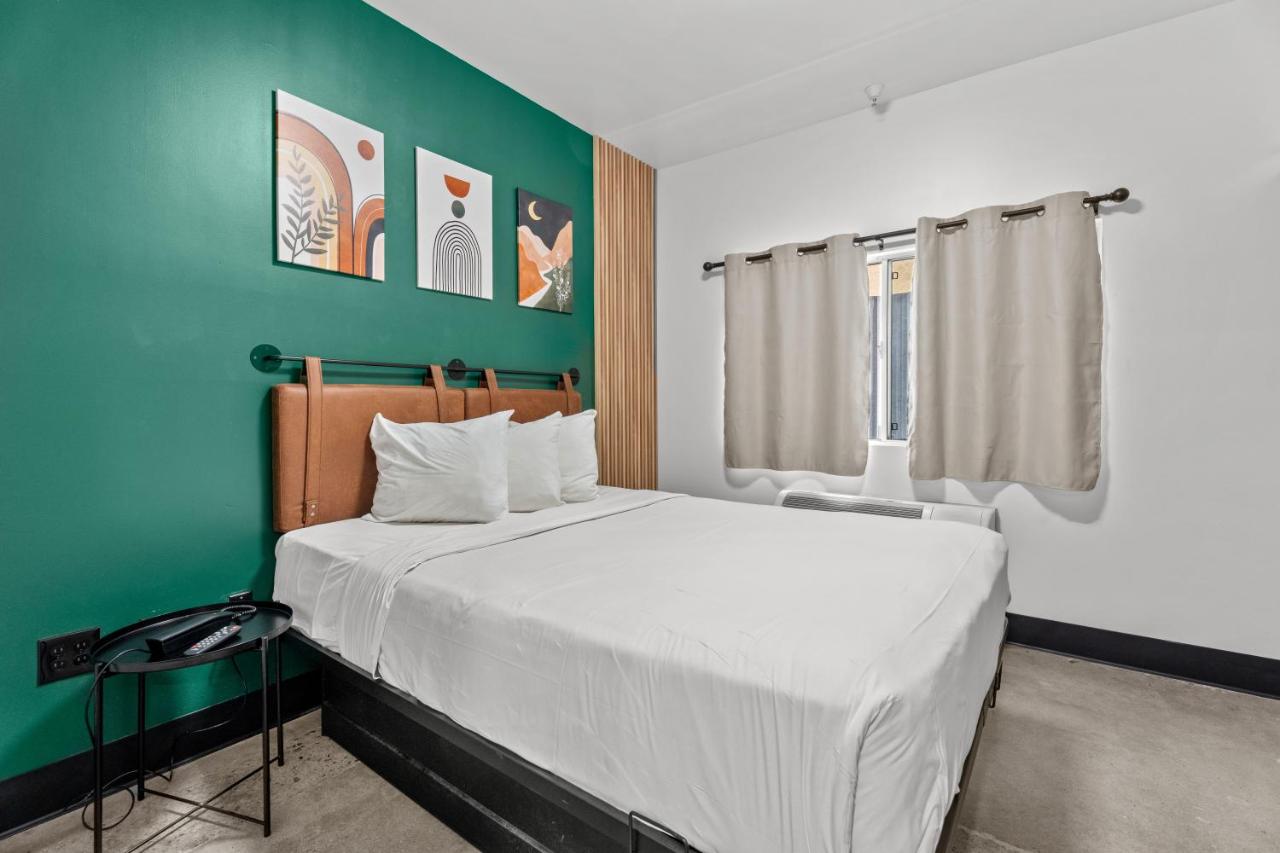 Hollywood Le Bon Hotel - 2