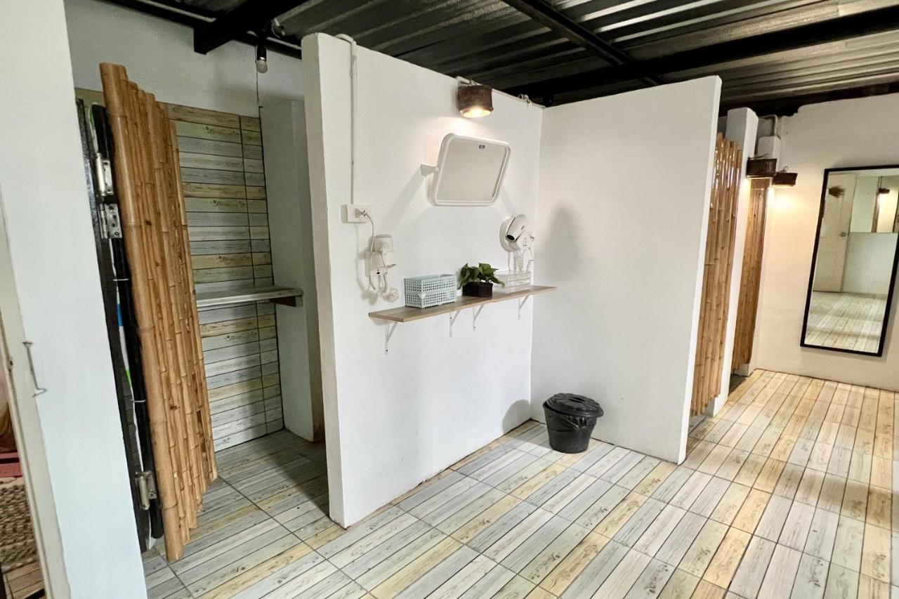 Orchid Hostel Near Bumrungrad hospital and Nana Market - 4