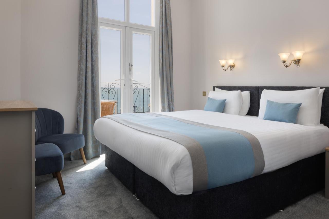 King Room with Shared Balcony