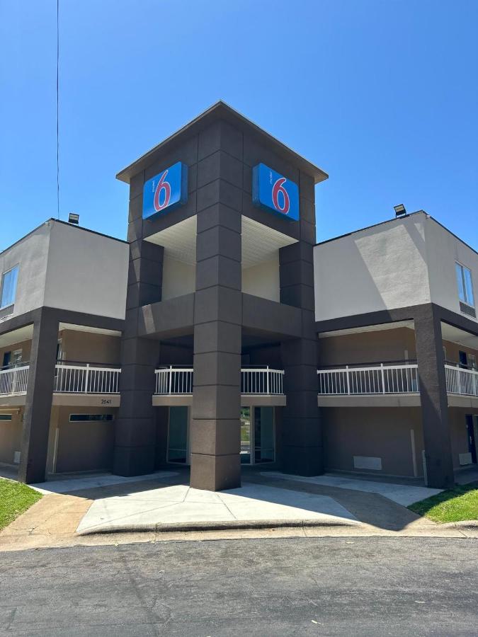 Image: Motel 6-Raleigh, NC - North