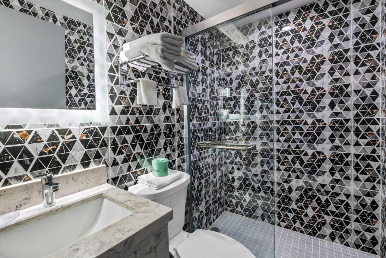 Days Inn by Wyndham New York Chinatown - 3