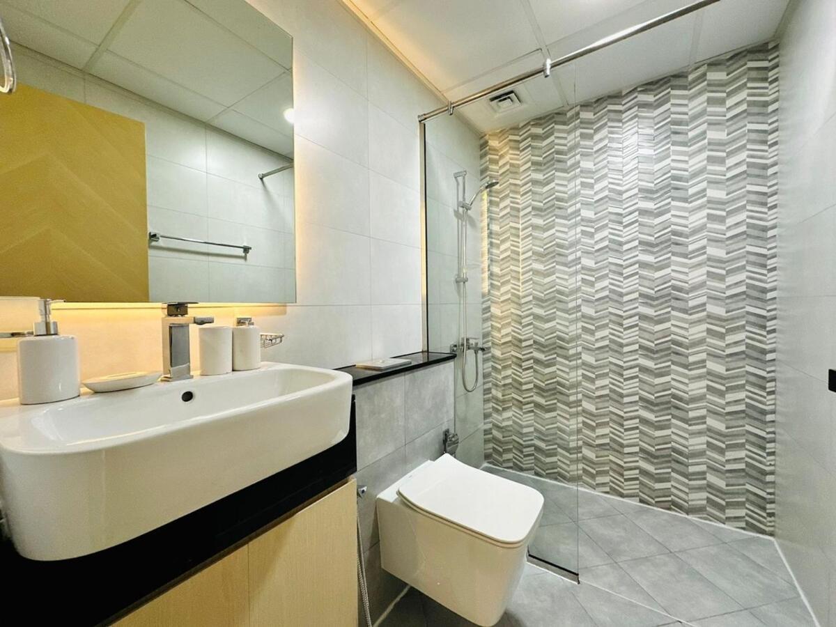 Fully Furnished and High Floor Unit in Al Jaddaf - 3