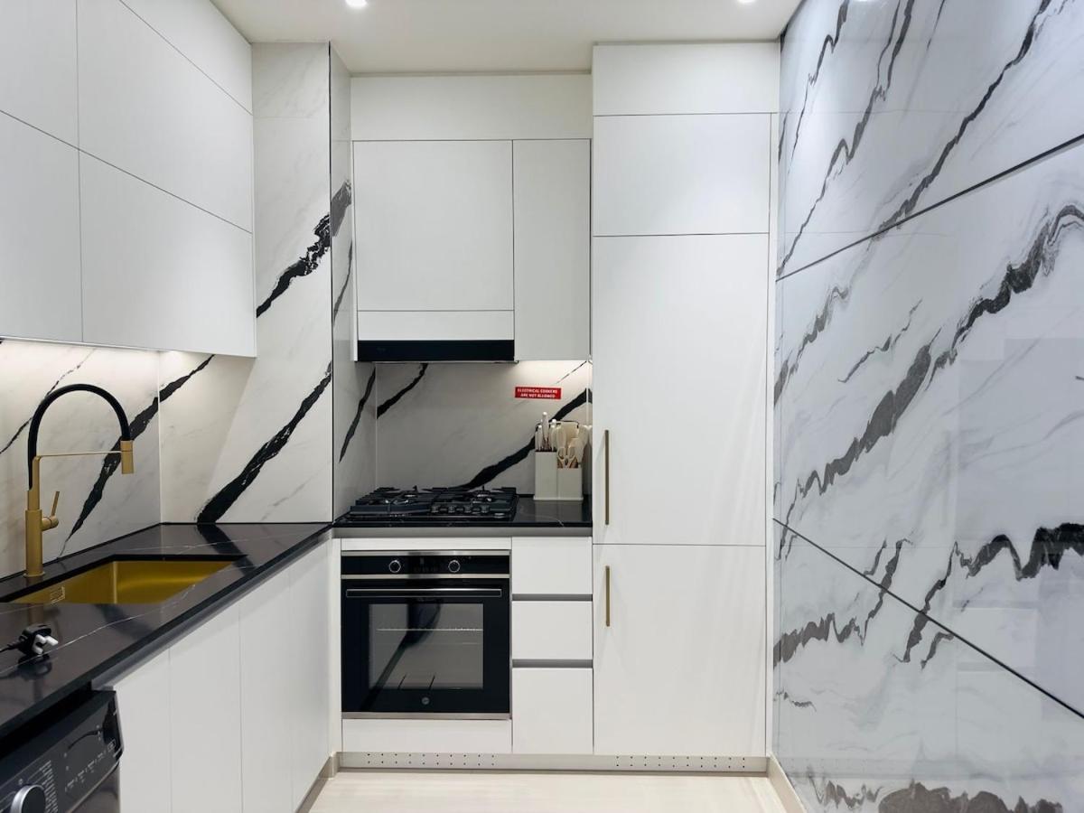 Brand New with Private Jacuzzi - 4