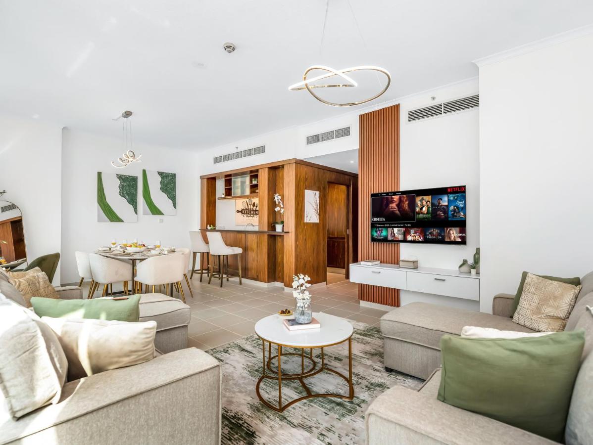 Luxury two Bedroom Apartment I Front row Downtown with Private Fountain & Burj View by Luxury Space - 4