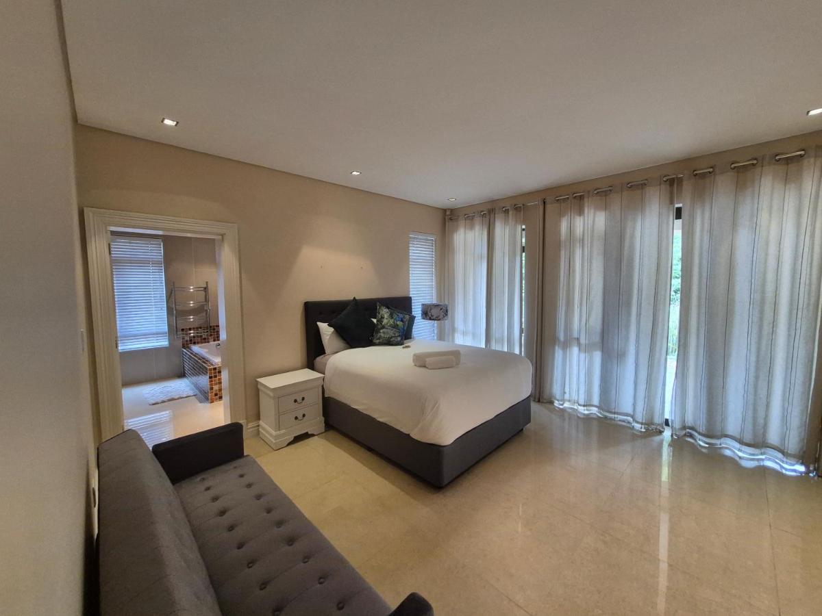 Jumanji Safaris Villa Constantia - 5