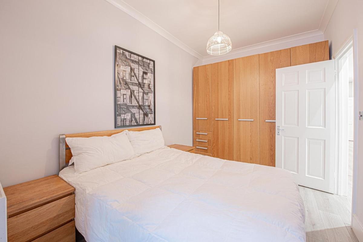 Elegant 2 Bed Flat Near Hyde Park & Paddington - 2