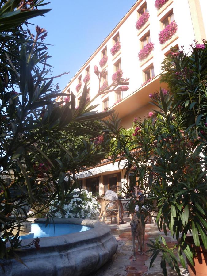 Hotel Centrál ***