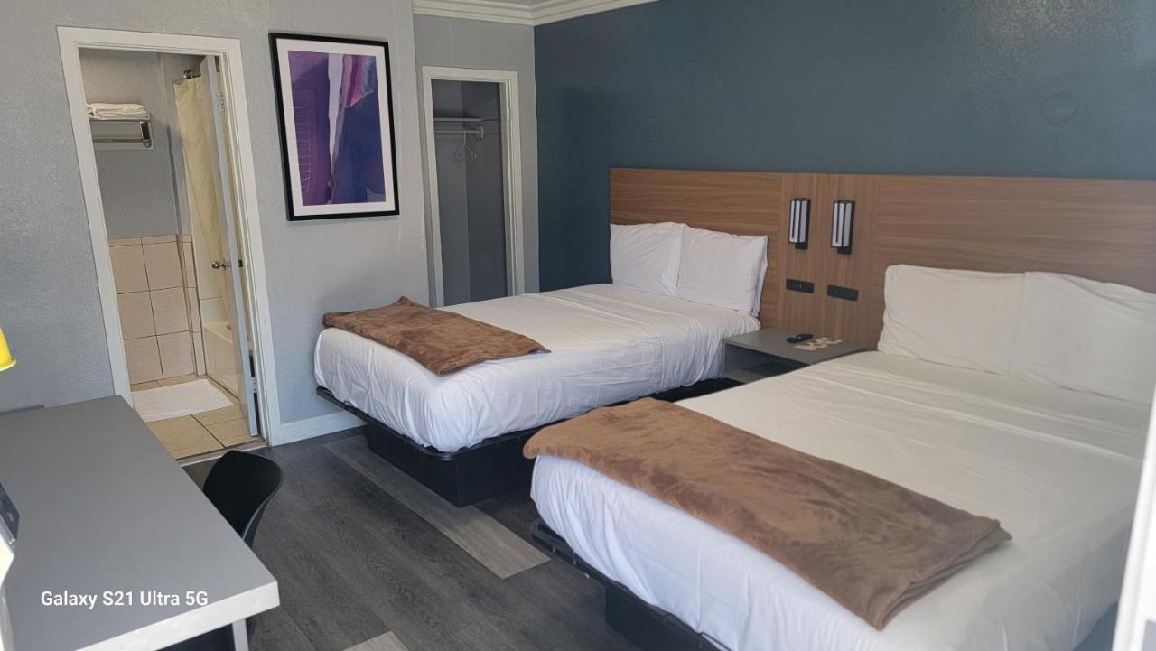 Value Inn Hollywood - 2