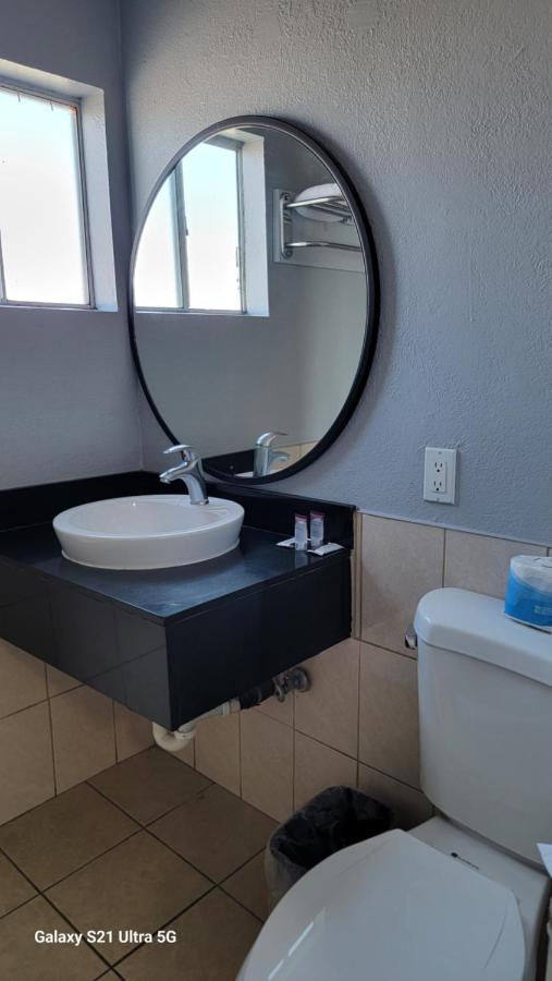 Value Inn Hollywood - 3