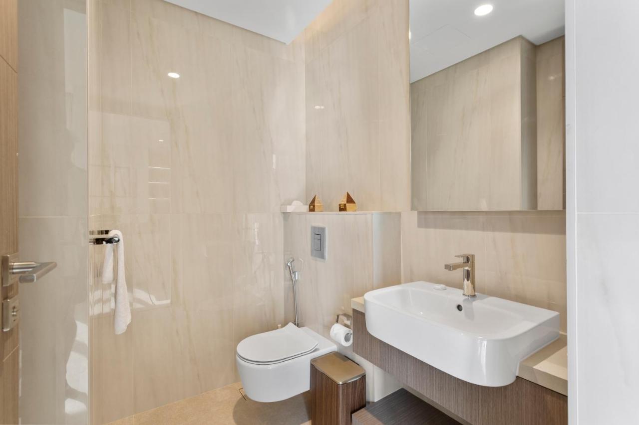 Bright 1 Bedroom with Burj Khalifa view in Peninsula - 3