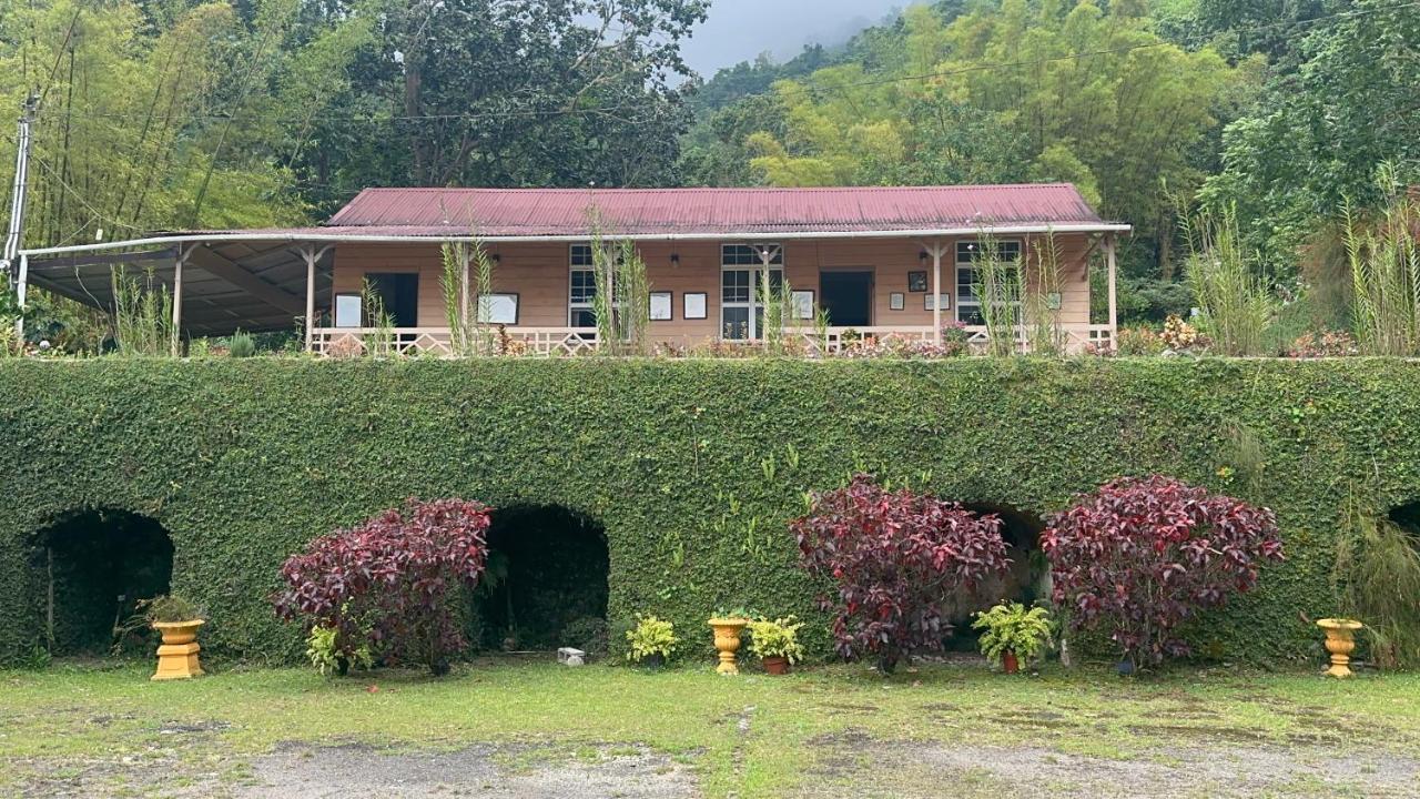 Barbecue Heritage Gardens Cottage - JM - 5