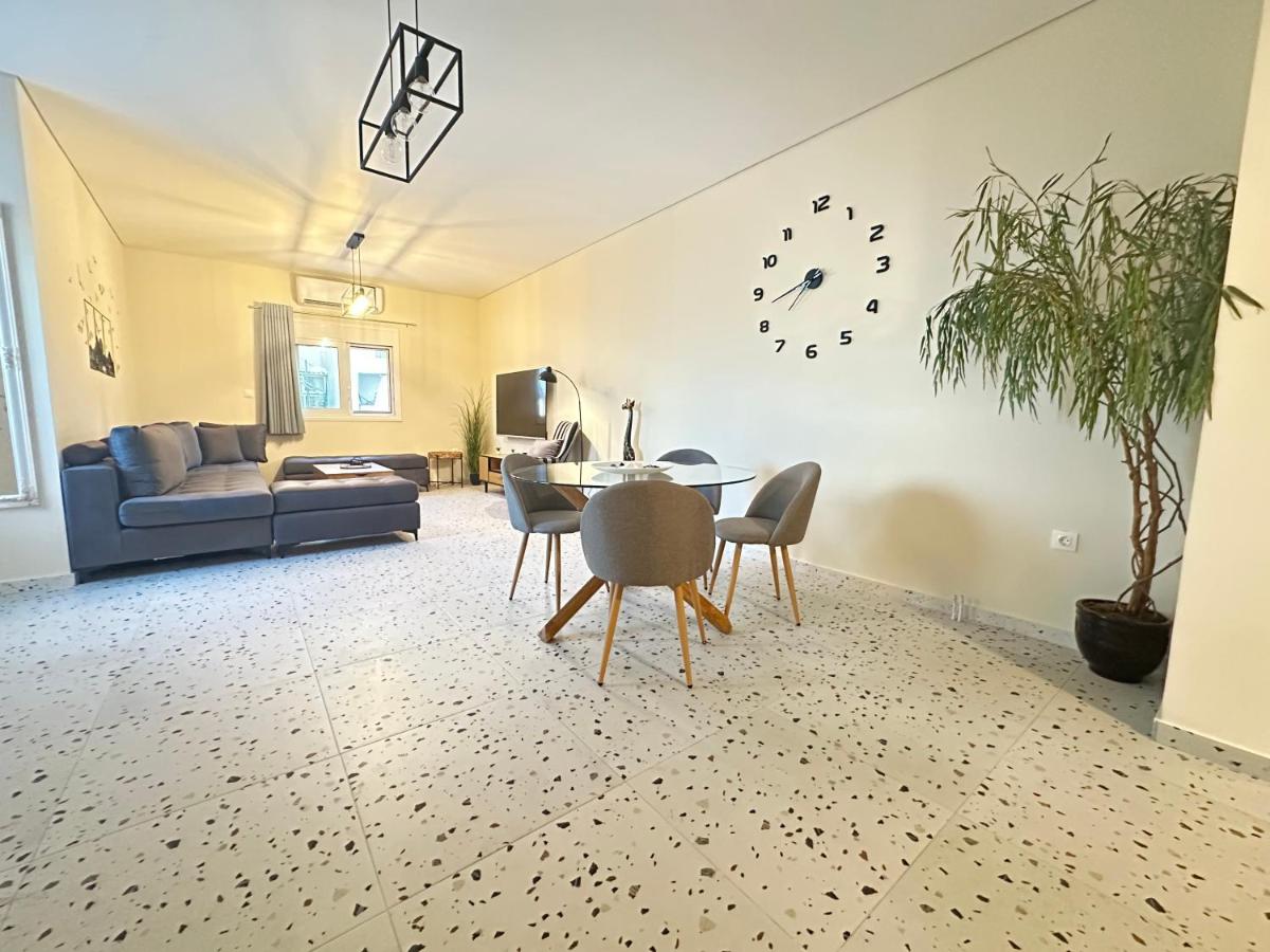 Paloma Lux Retreat-15' to Central Athens - 4