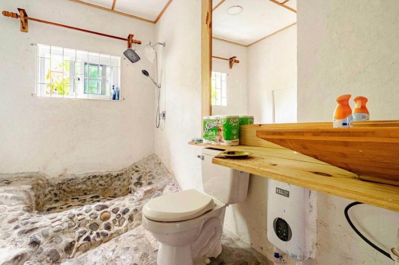 East palm estate hostel - 3