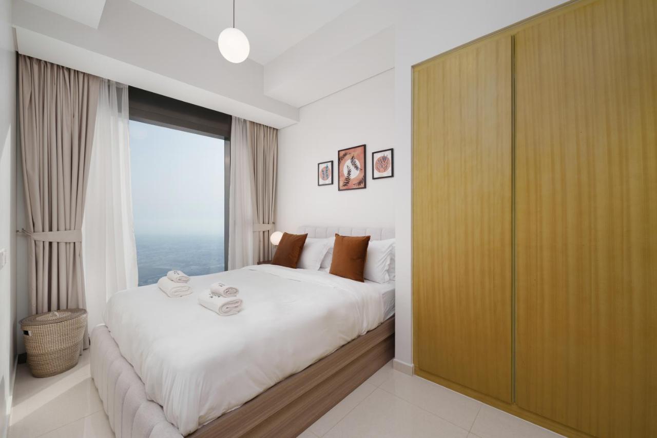 Aykon Luxury Sky Collection Suites with Sea View by HSHOME - 3