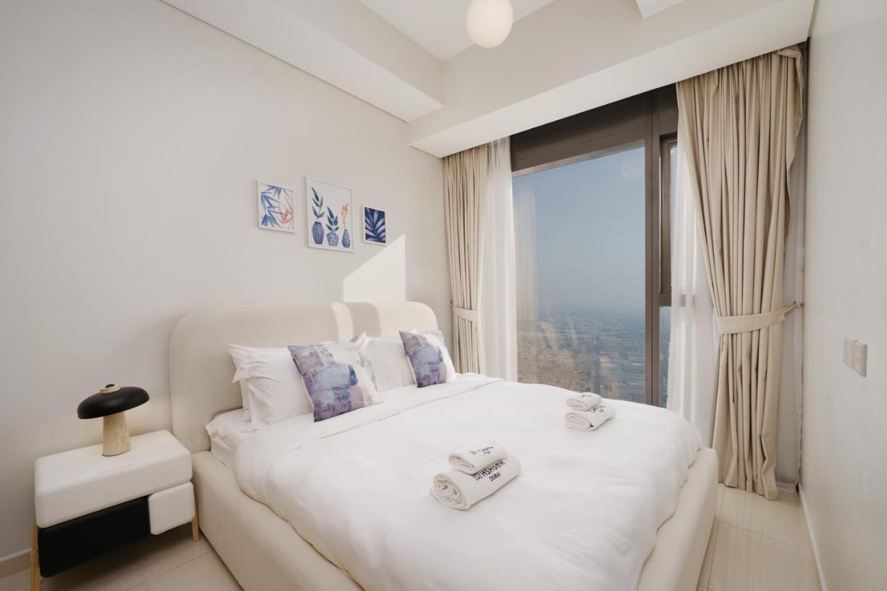 Aykon Luxury Sky Collection Suites with Sea View by HSHOME - 2