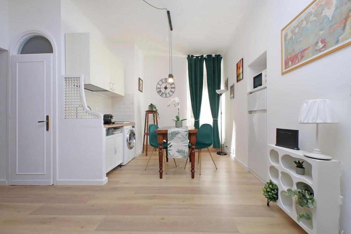 Domus al Colosseo by Luxury Getaways - 4