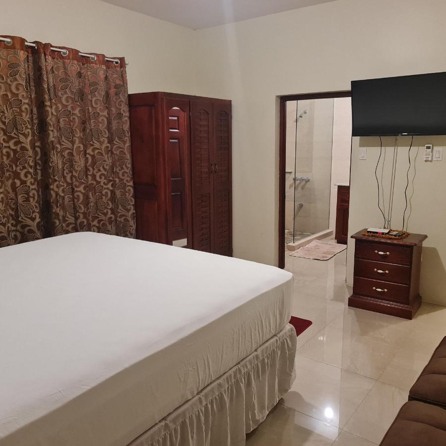 Paradise Place Grande King apartment - 5