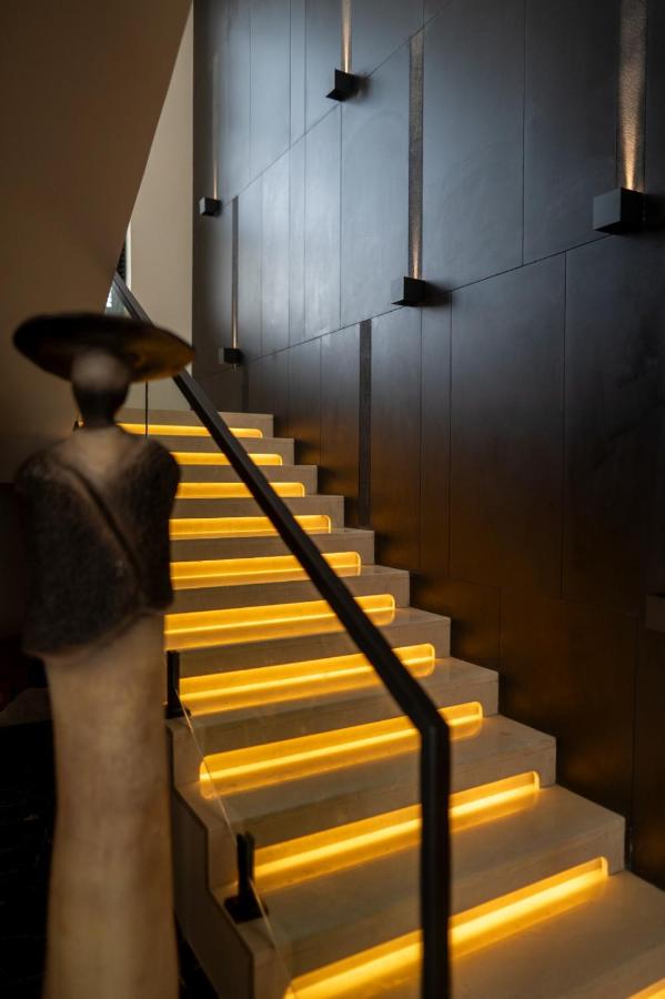 Armani House By Bridge Retreats - 2