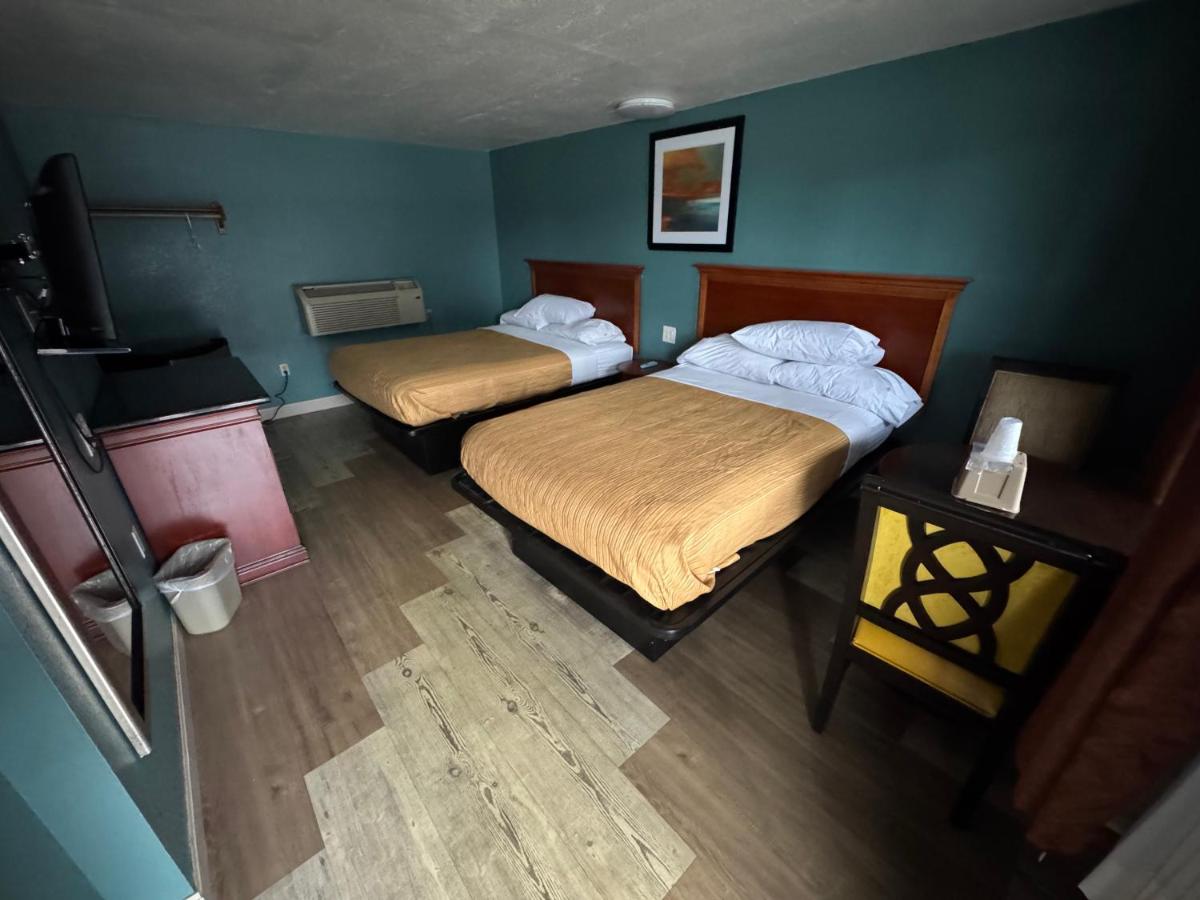 Orange Inn Motel — photo 19