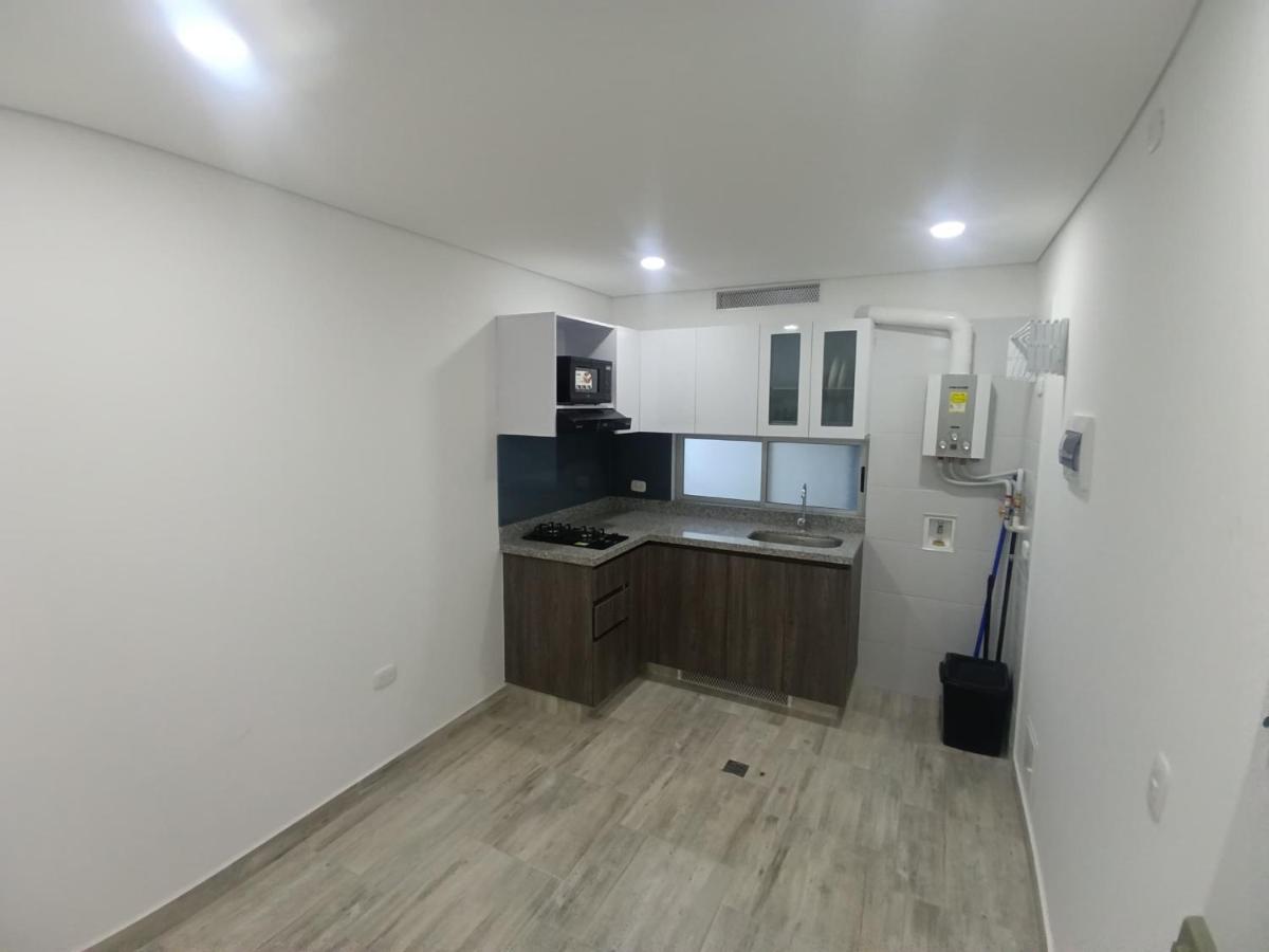 Apartaestudio amoblado, Edificio Avanzzare T2-704 - 5