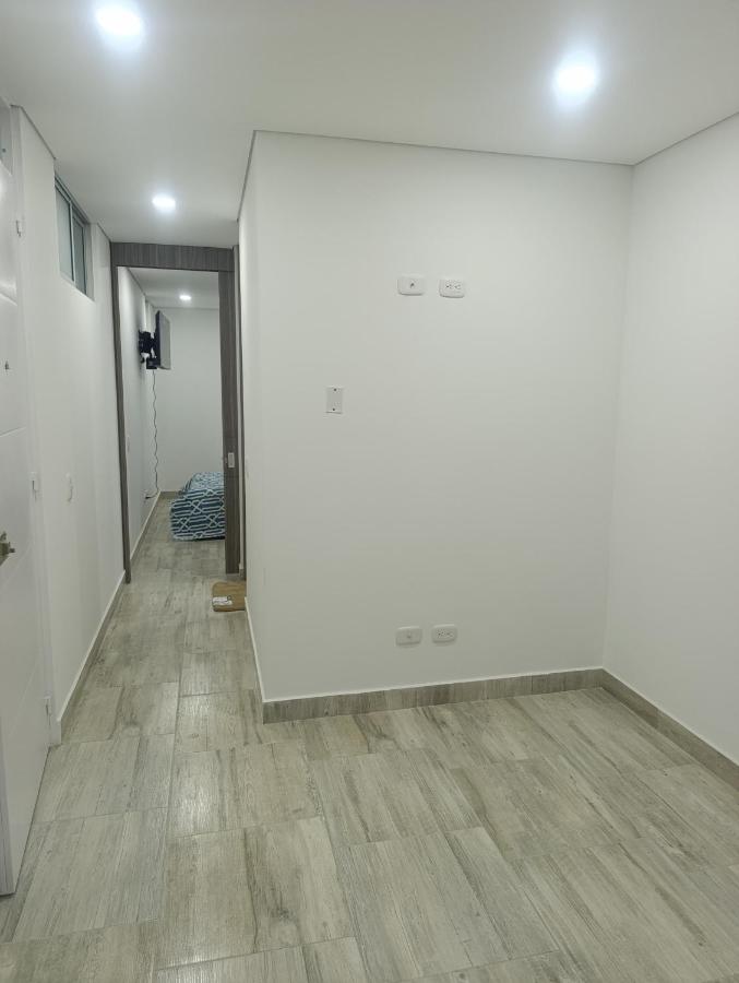 Apartaestudio amoblado, Edificio Avanzzare T2-704 - 2