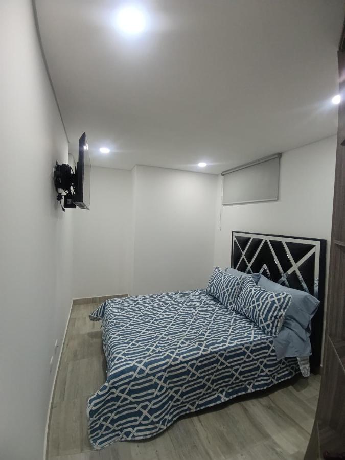 Apartaestudio amoblado, Edificio Avanzzare T2-704 - 4