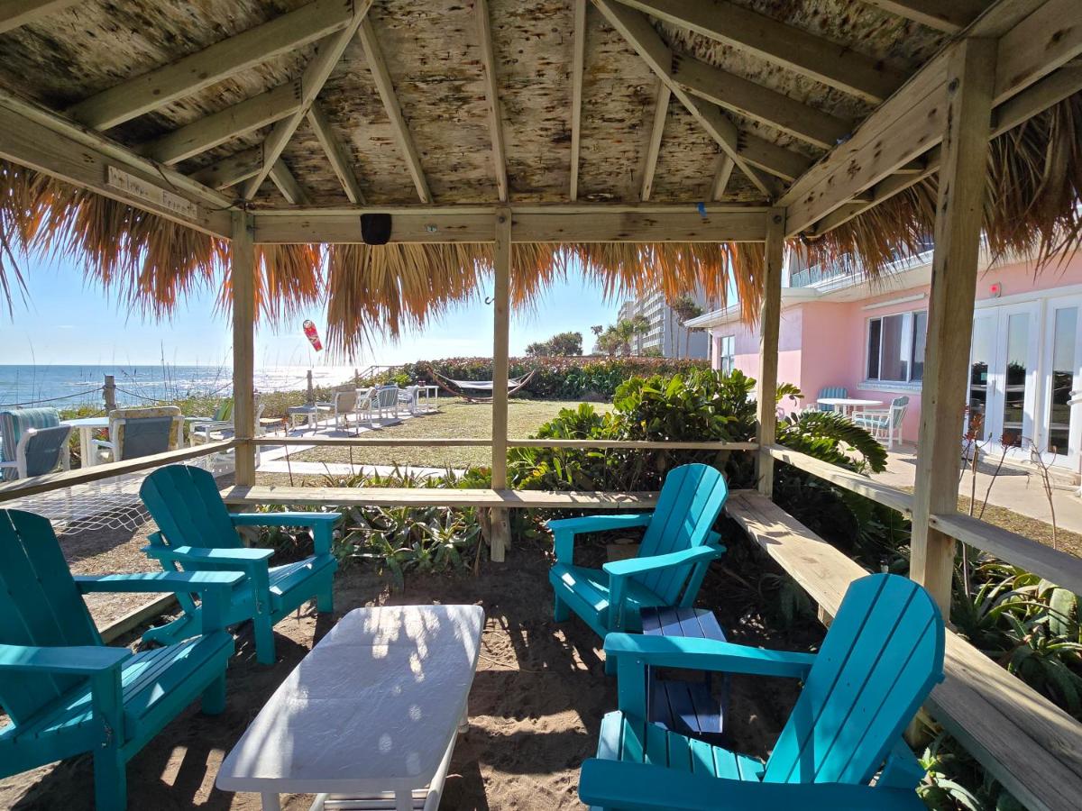 Sandgate Oceanfront Motel — photo 4