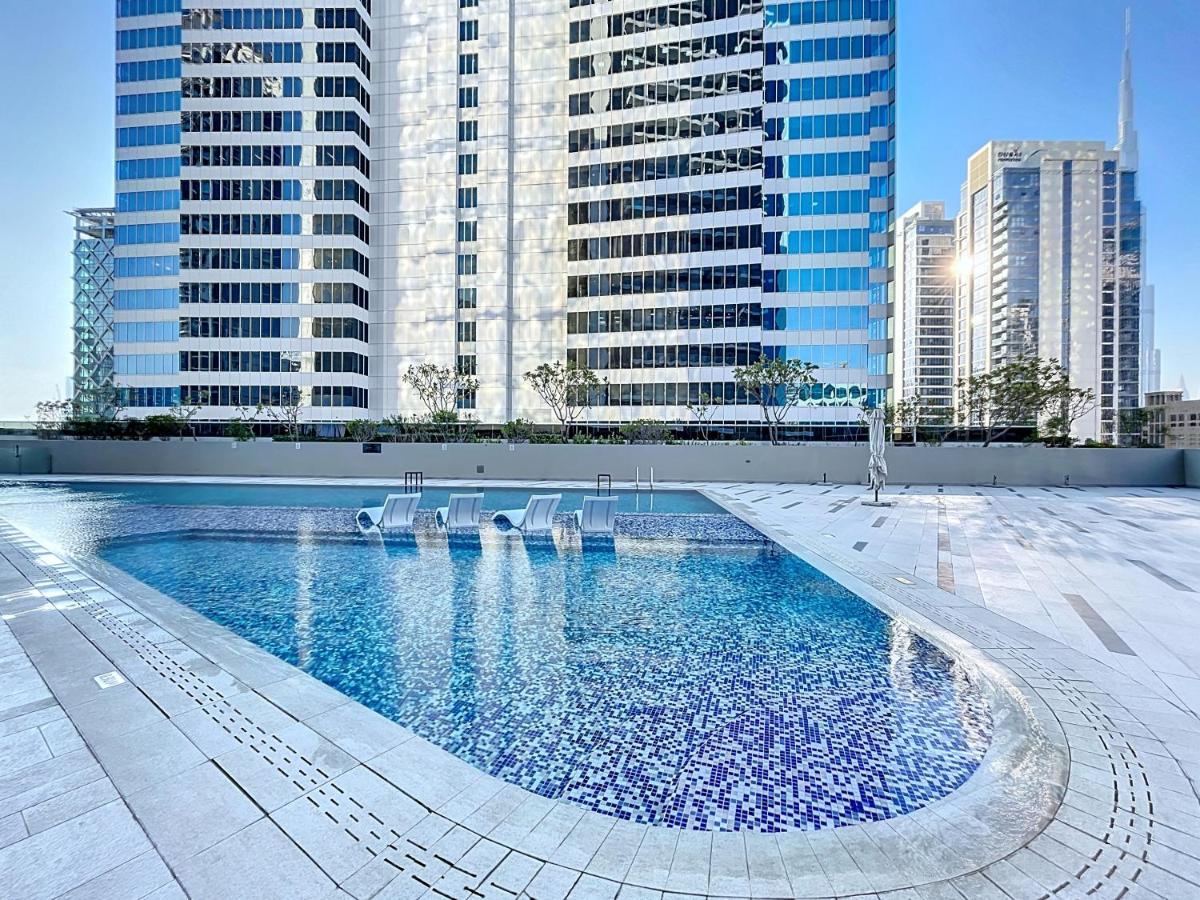 Vacationer Holiday Homes l Bright Studio l Burj Khalifa View l Business Bay - 4