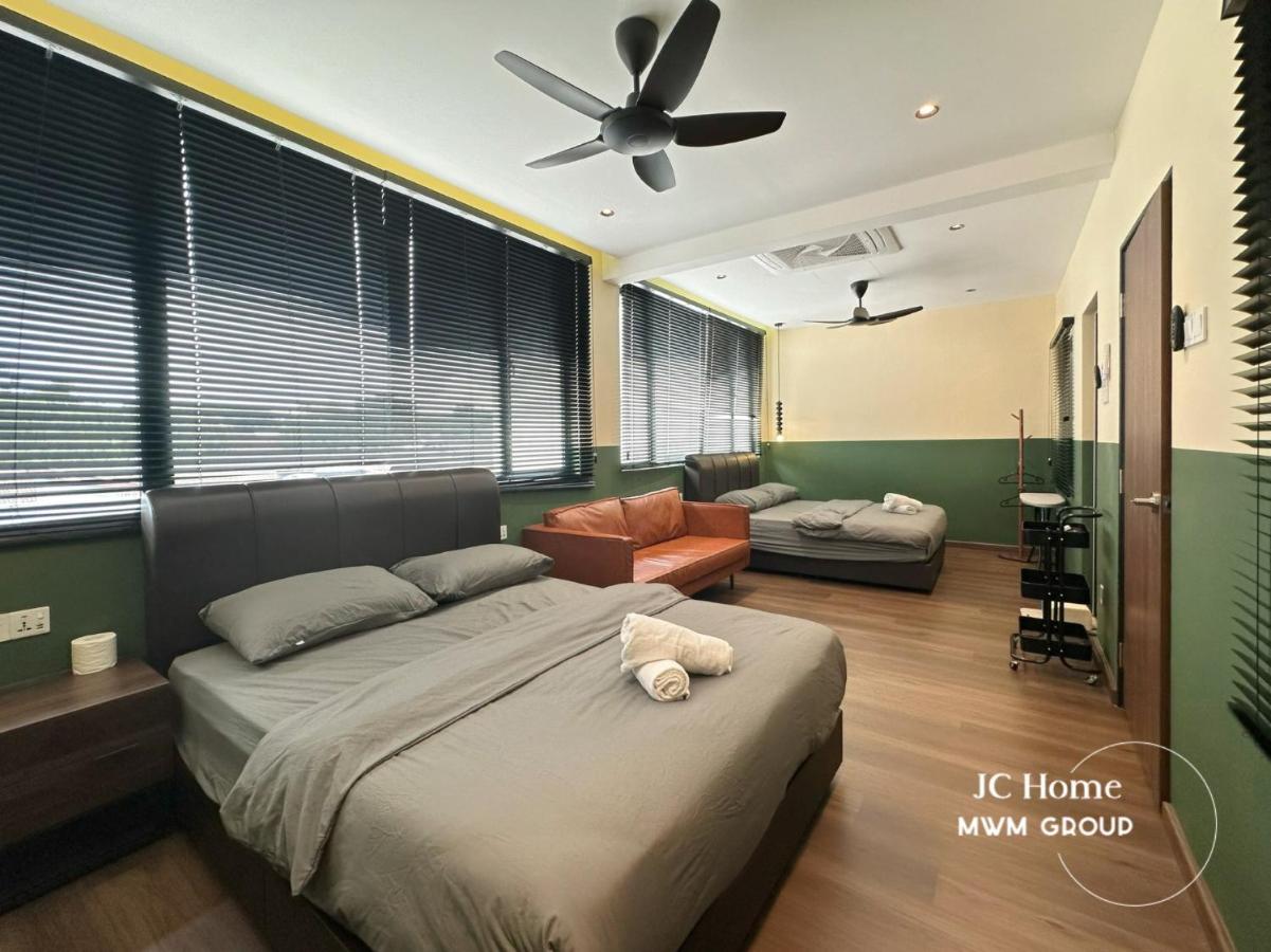 Jalan Rusa Happy hour 10pax KTV Walkable to KSL Mall Johor Bahru - 5