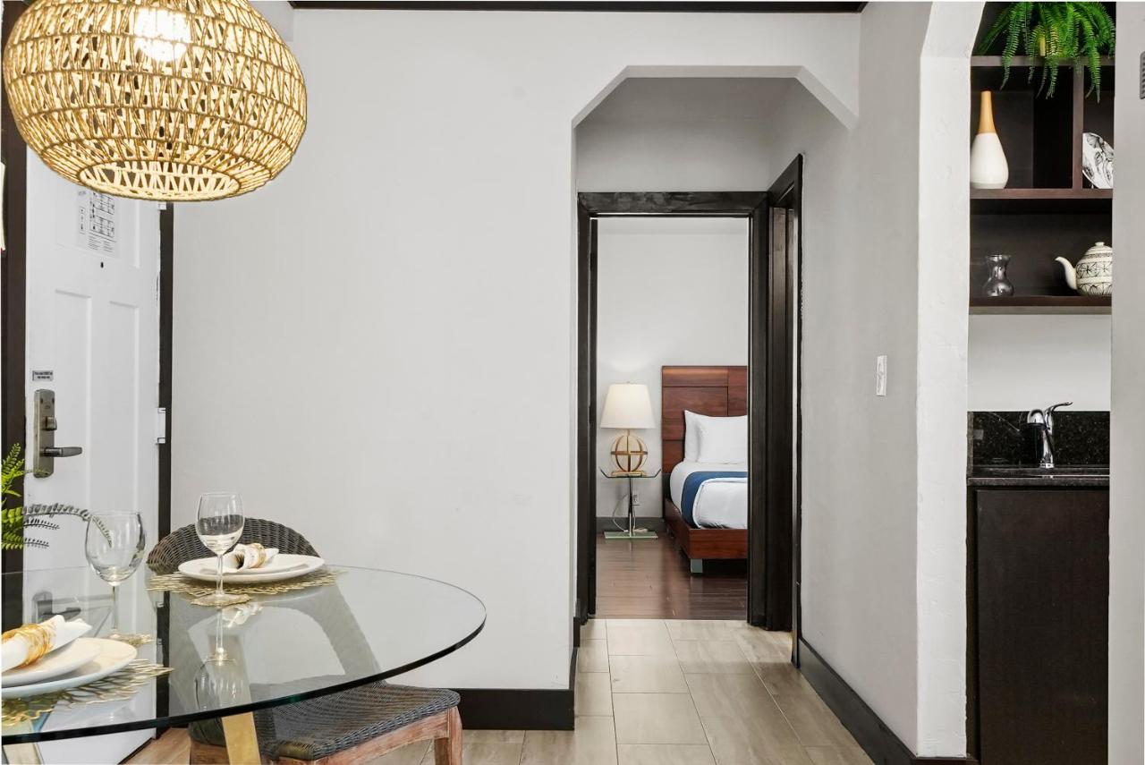 Lincoln Arms Suites - 4