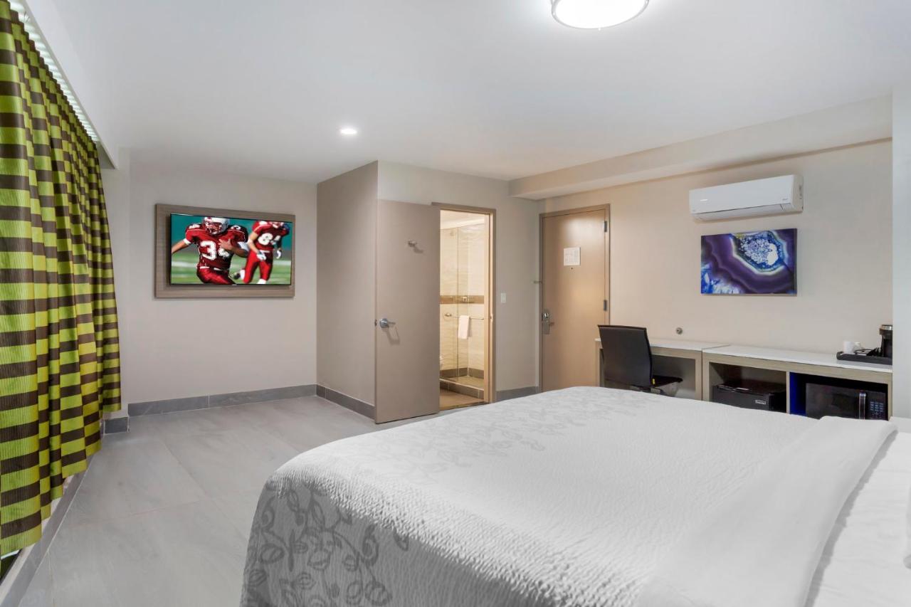 Red Roof PLUS Brooklyn - Flatbush Ave - 5