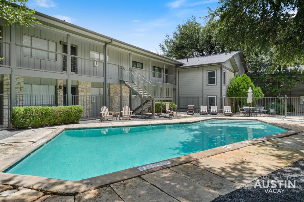 1BR 1BA Pet Friendly Condo w Pool, Gym, Walk to SoCo and Lake by Austin Vacay - 5