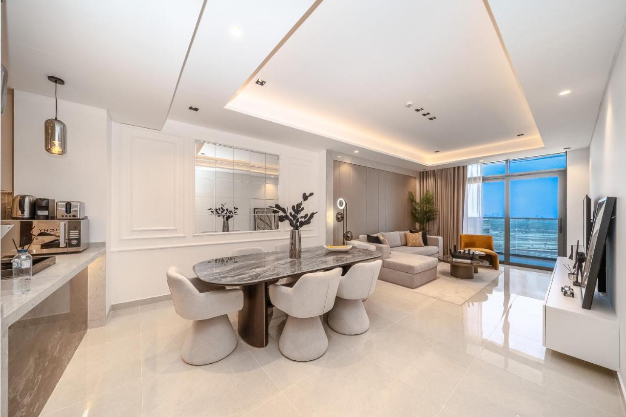 Sky-High 2BR Escape Stylish Stay Near Dubai Mall - 5