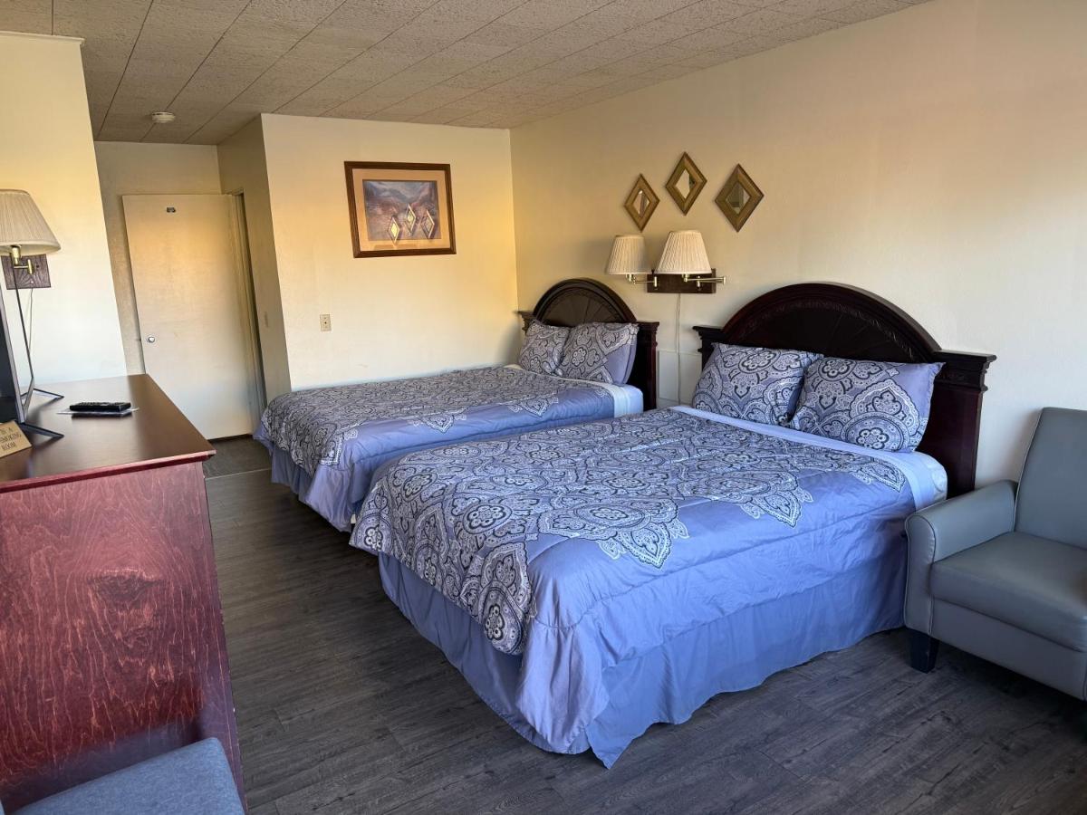 Downtowner Motel — photo 2