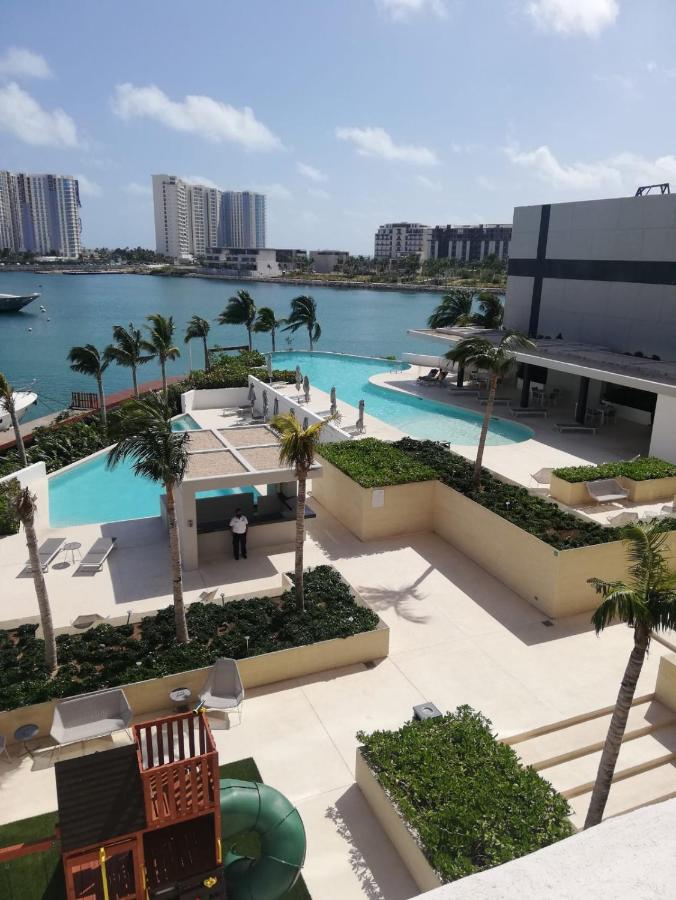 Top floor, amazing sea view in Puerto Cancun - 2