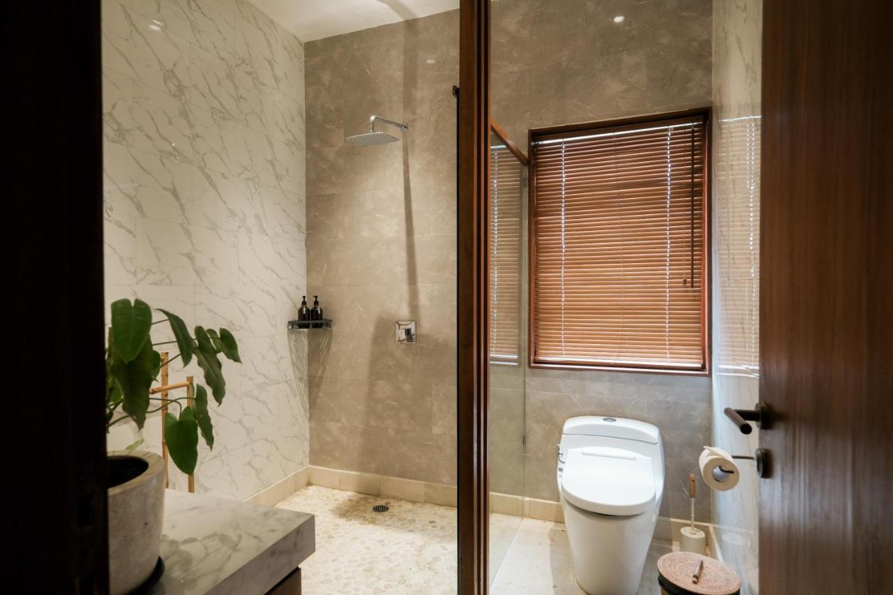 Luxury 3BR Villa with Sauna, Ice Bath & Rooftop Sunset Lounge in Uluwatu - 2