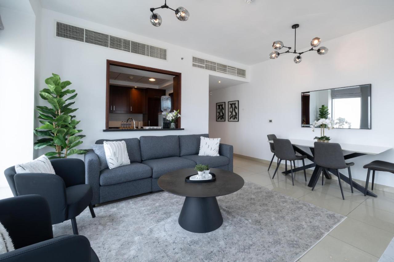 Spectacular 2BR with Burj Khalifa and Fountain View - 5