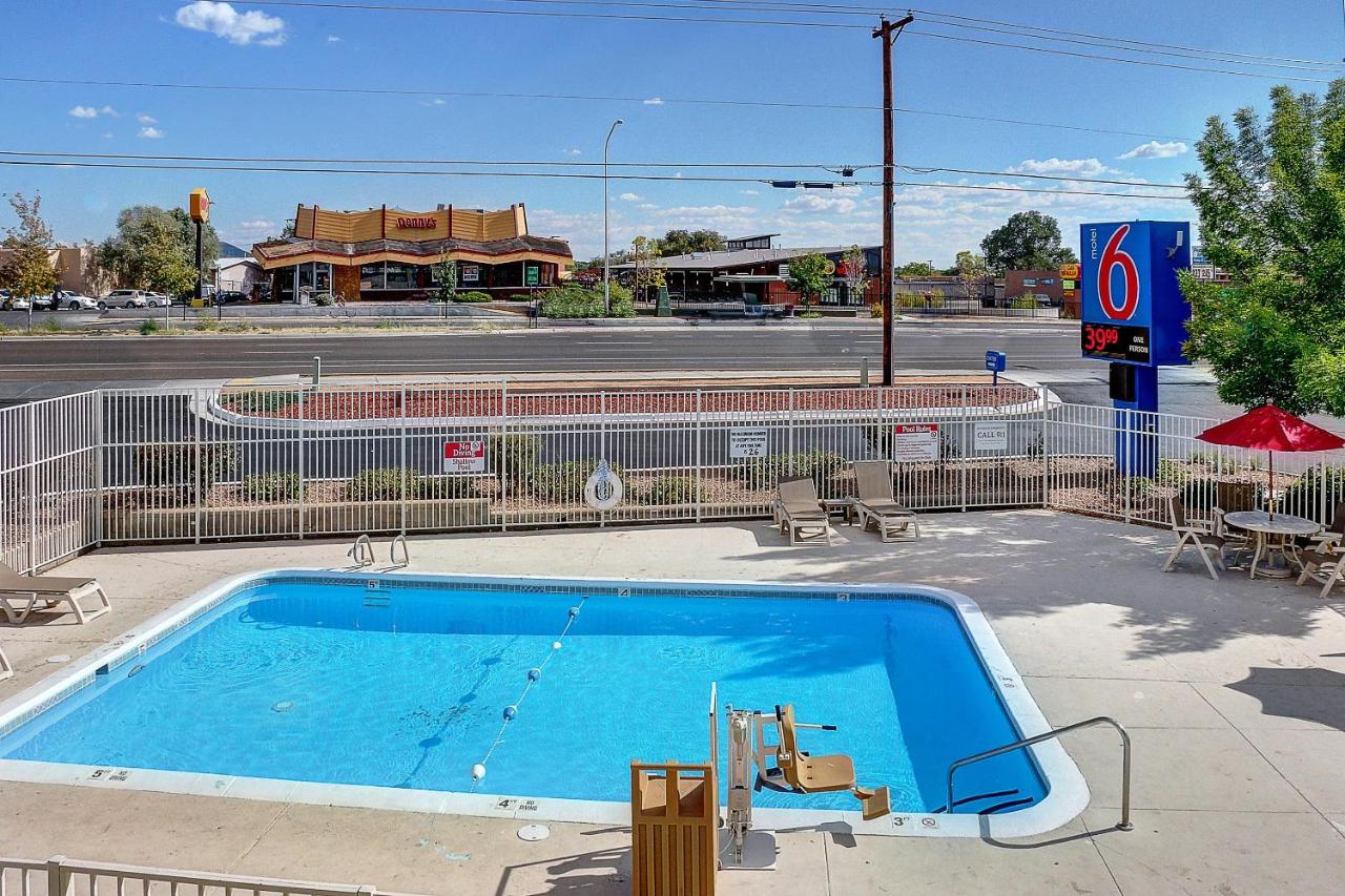 Image: Motel 6 Santa Fe