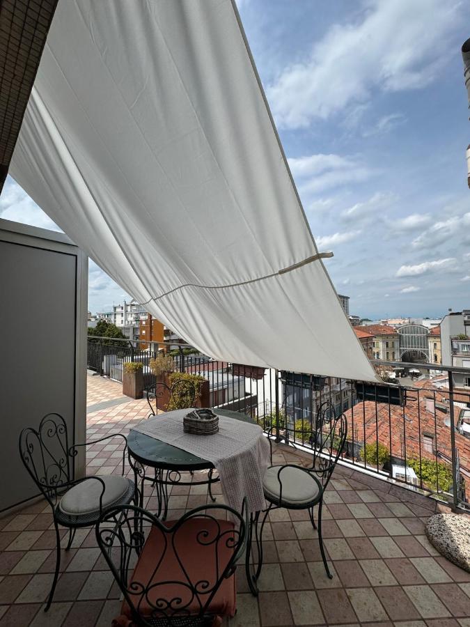 Terrace Apartment Venice - 6th Floor Red-