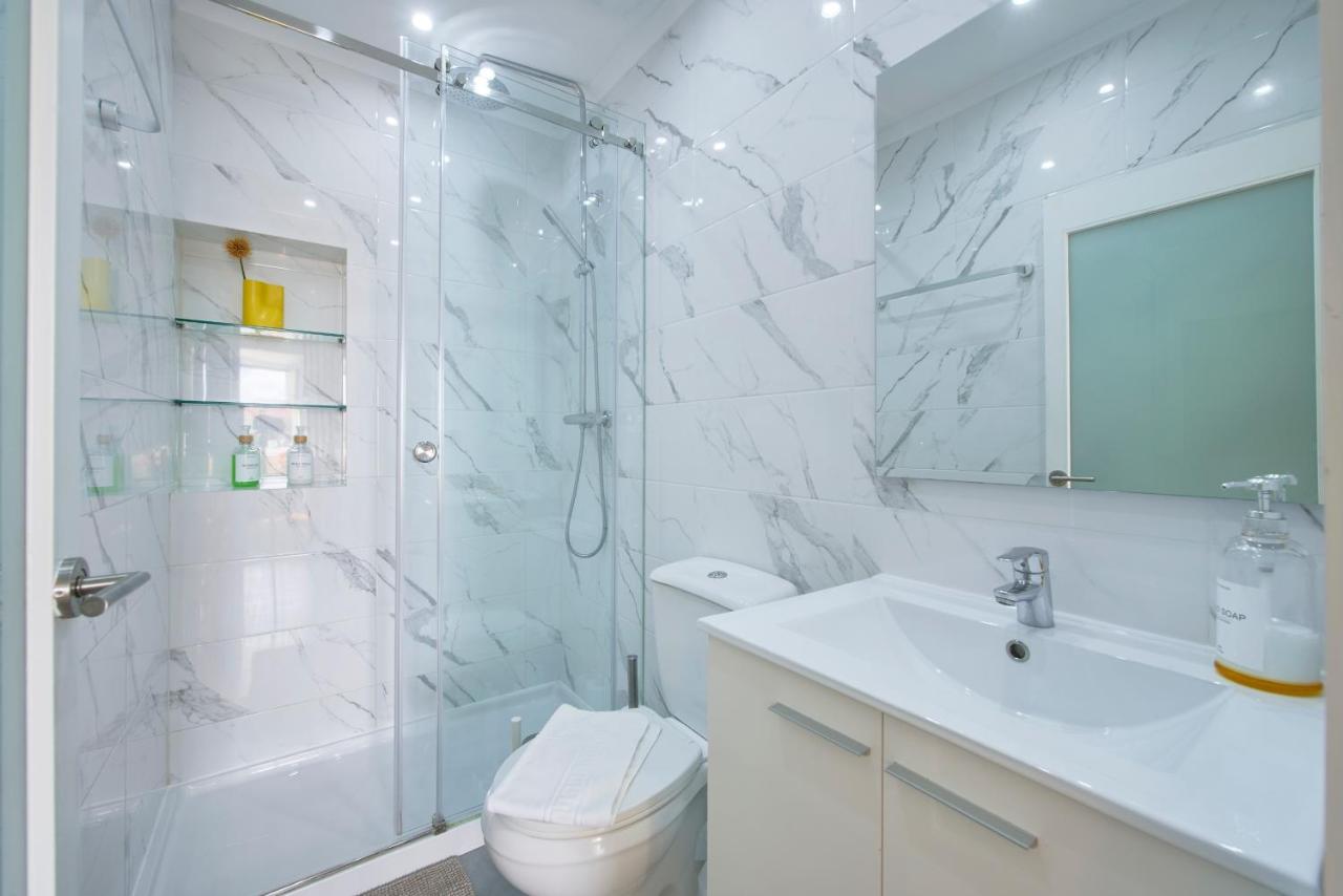 Renewed Alfama Gem with AC, by TimeCooler - 3