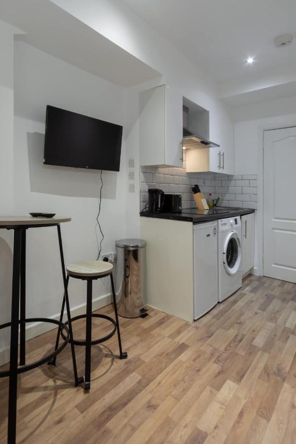 Stylish & Convenient Studio in Shoreditch - 2