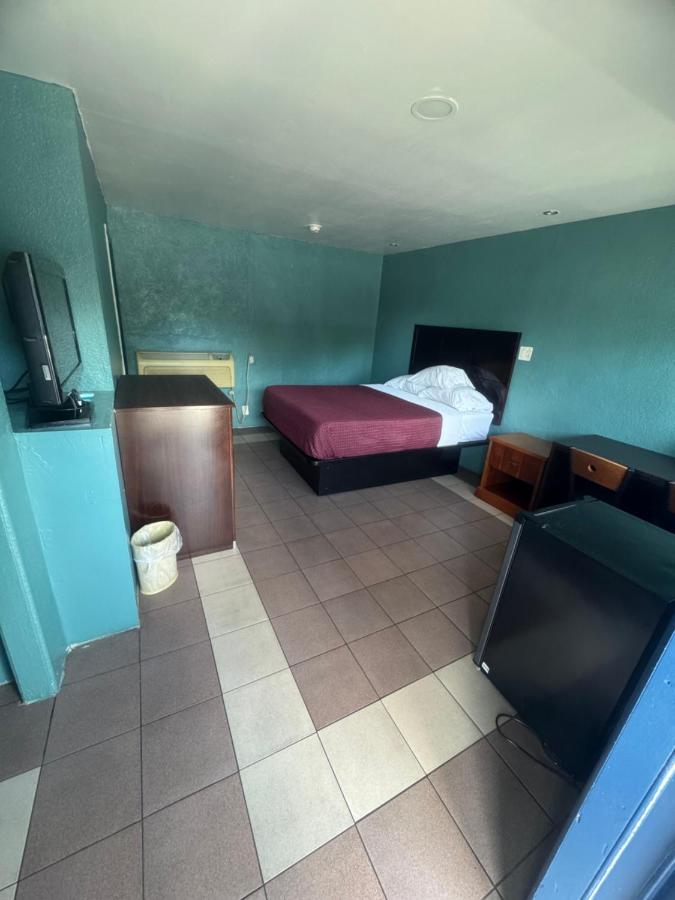Orange Inn Motel — photo 21