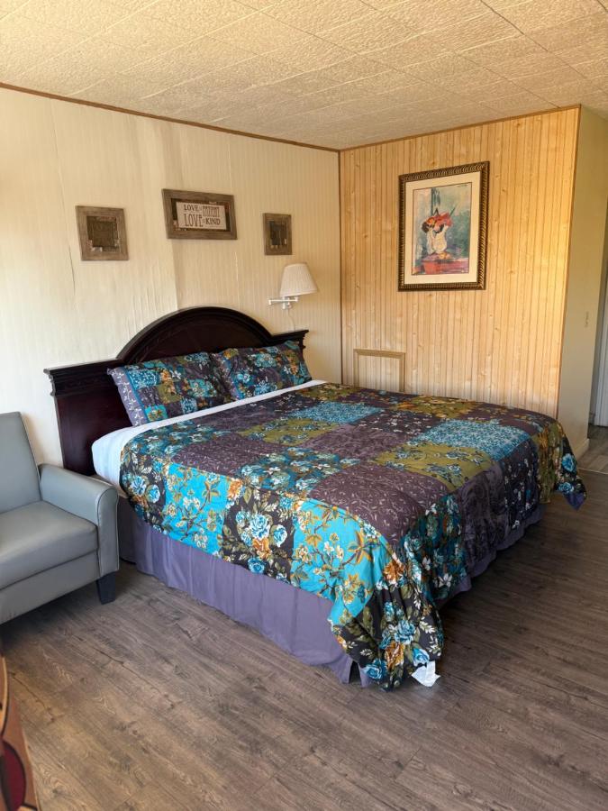 Downtowner Motel — photo 8