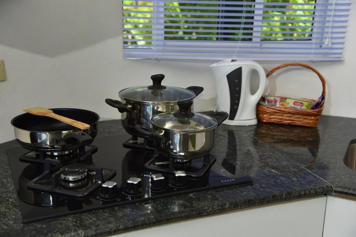 LS Stonethrow - Emerald Cottage - 5